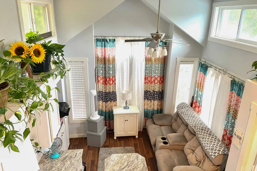 Struggling with a Small Space? How to Furnish Without Clutter